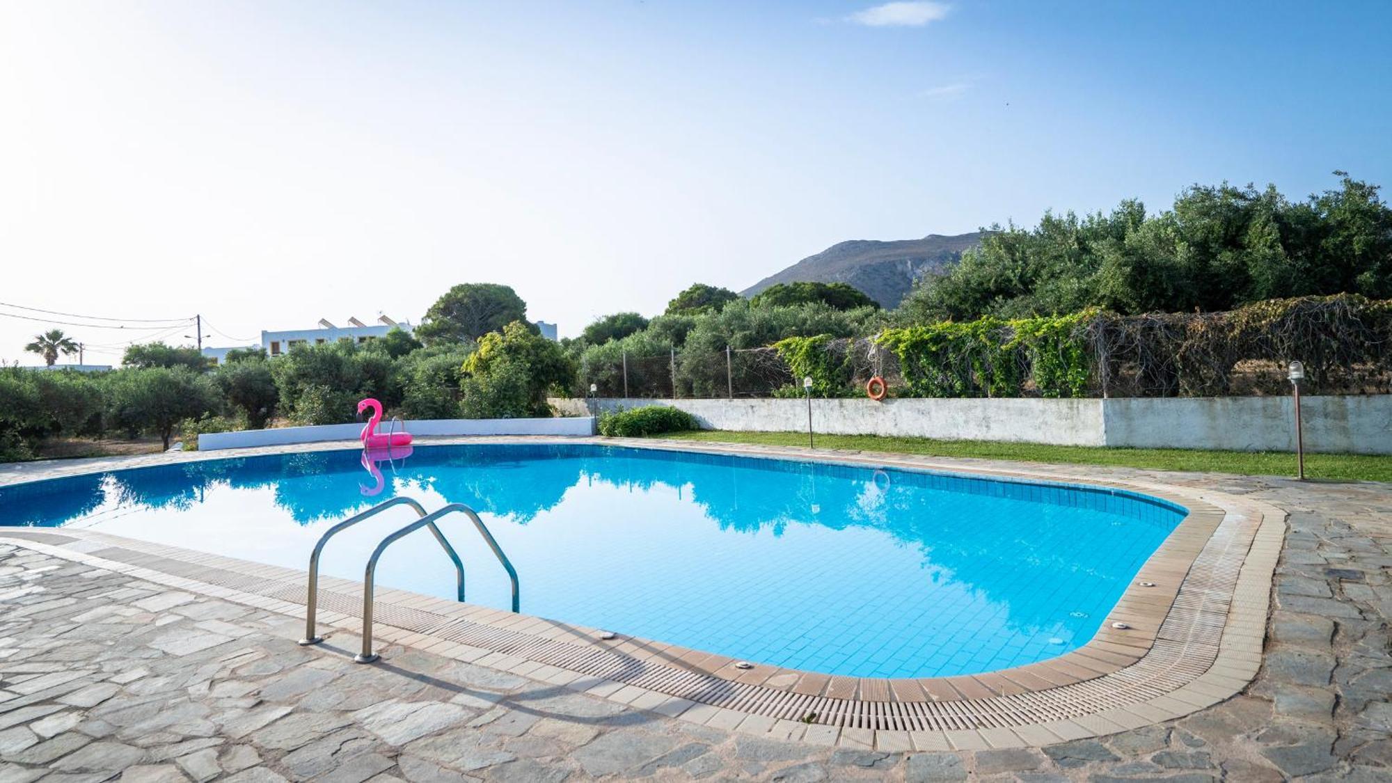 פלקסטרון Aeolus Pool Apts מראה חיצוני תמונה